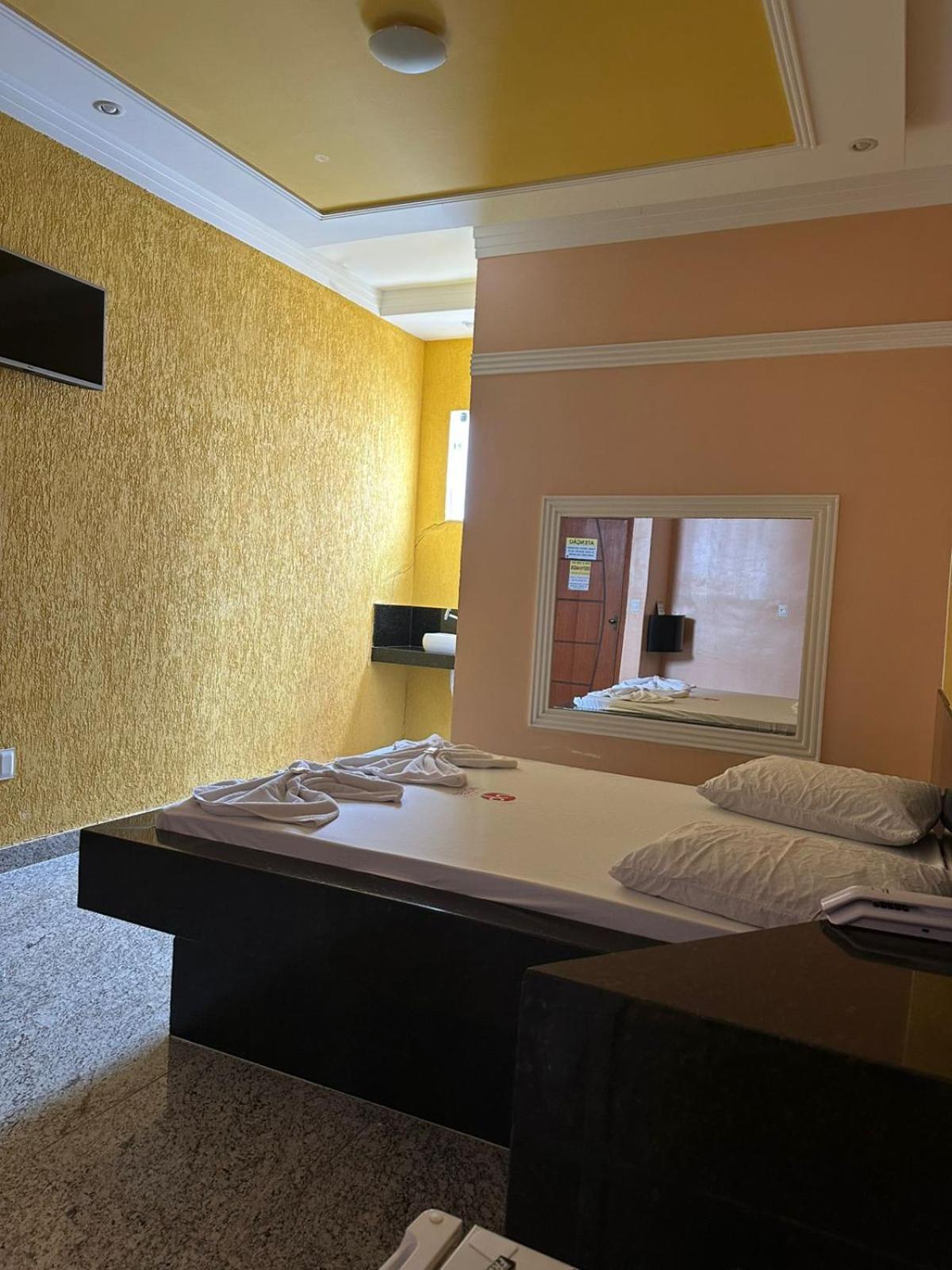 Up Stairs Motel Adults Only Betim Exterior foto